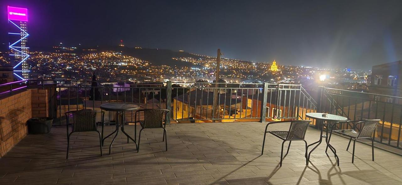 9 Borbalo Street Apartment With Terrace 第比利斯 外观 照片