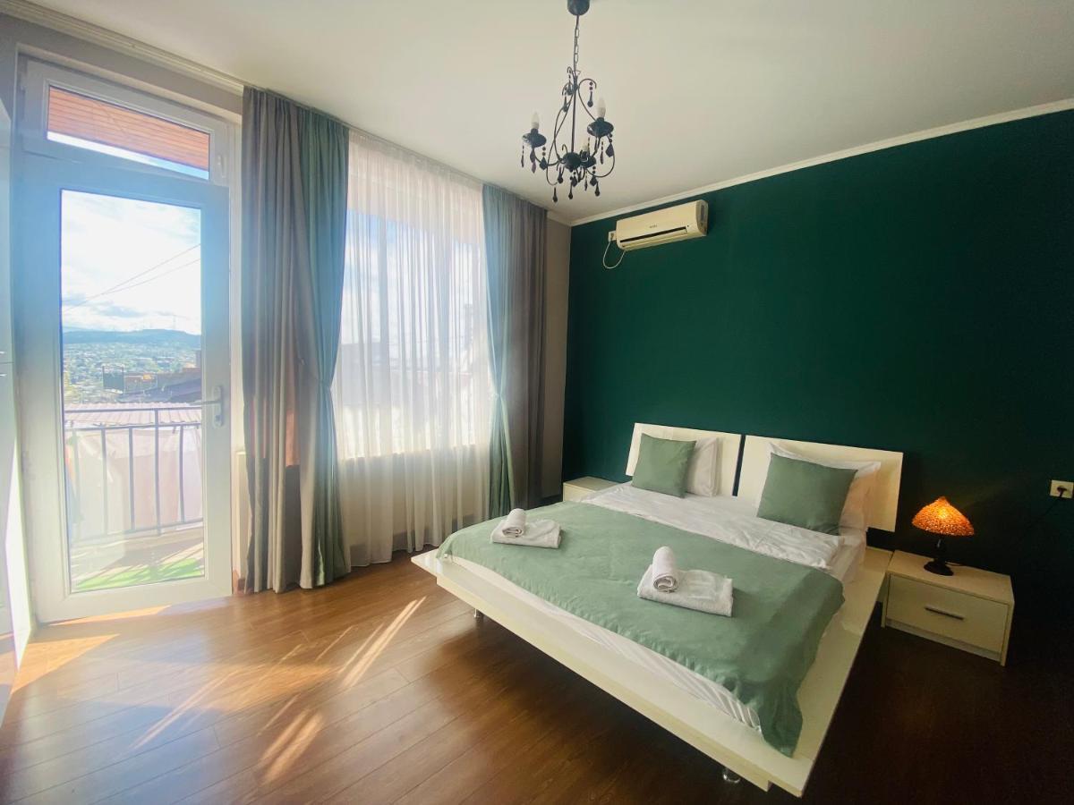 9 Borbalo Street Apartment With Terrace 第比利斯 外观 照片