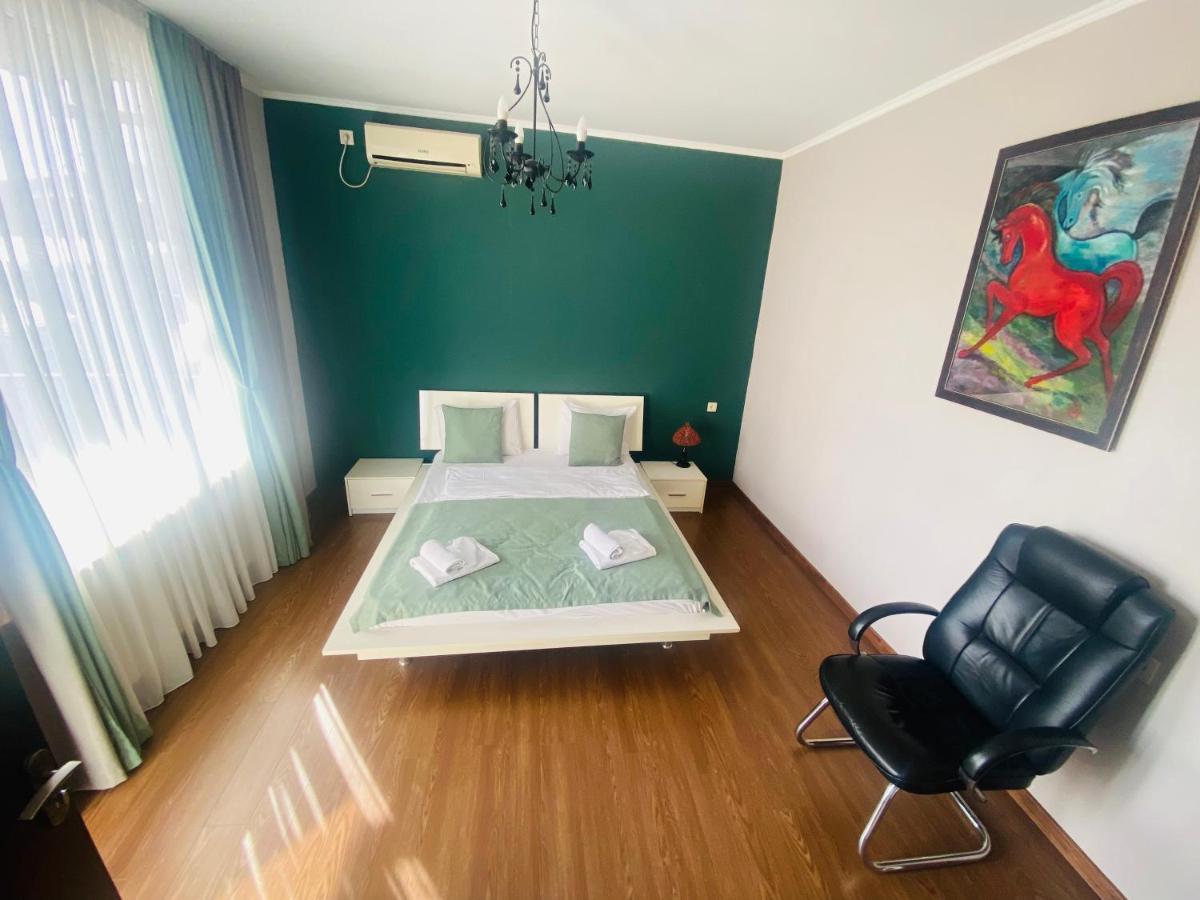 9 Borbalo Street Apartment With Terrace 第比利斯 外观 照片