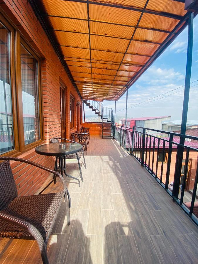 9 Borbalo Street Apartment With Terrace 第比利斯 外观 照片