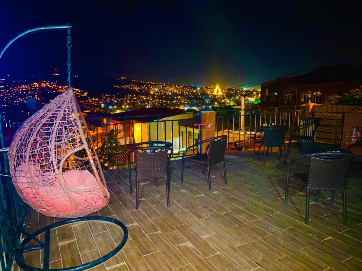 9 Borbalo Street Apartment With Terrace 第比利斯 外观 照片